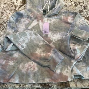 Women’s Wild Fable (target brand) cropped tie dye hoodie. NWT size medium